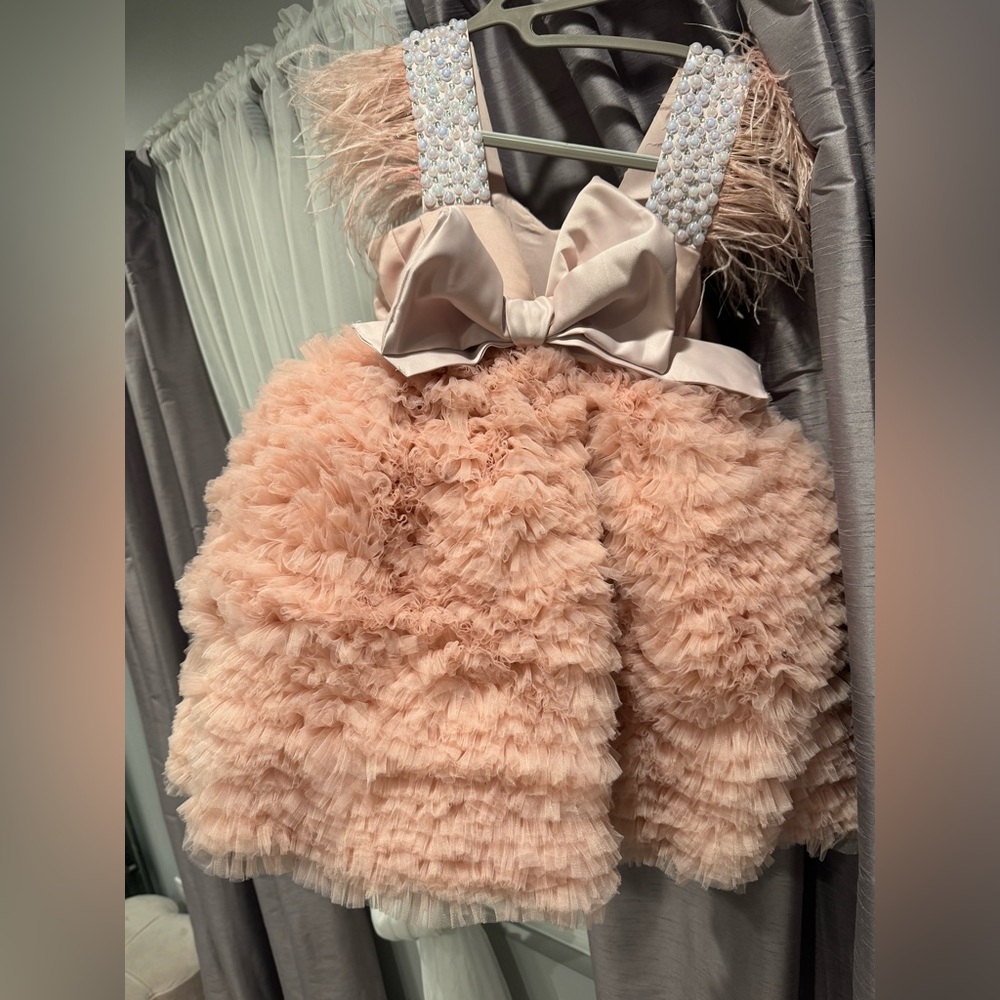 Beautiful blush pink dress for little girls size 7-8. In Excellent condition